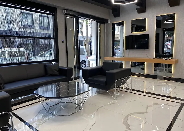 מלון Confores 3*