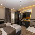 Hotel Confores 3*