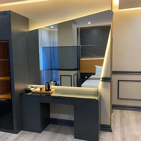 Hotel Confores 3*